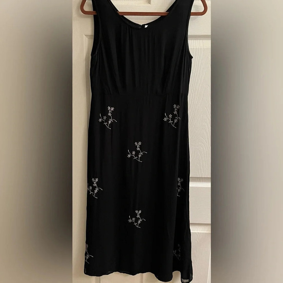 Dresses & Skirts - BLACK~VINTAGE~MIDI~FLORAL ACCENT DESIGN~SLEEVELESS~ 10